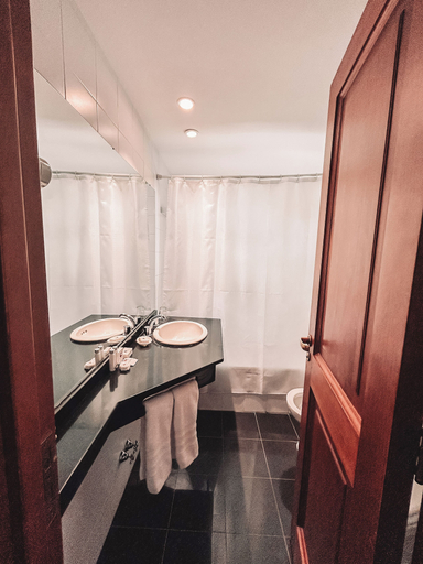Bathroom 5, Hotel Catedral Patagonia Ski & Wellness, Bariloche