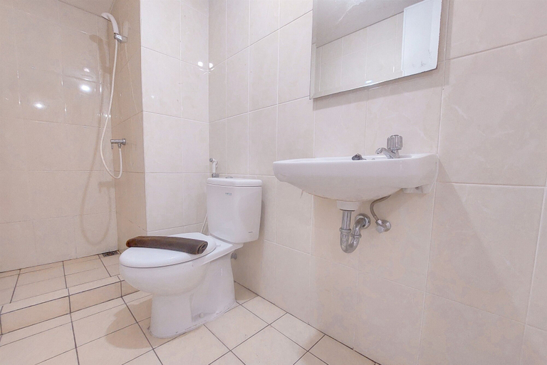 Bathroom 5, Good And Comfortable 2Br M-Town Residence Apartment, Tangerang
