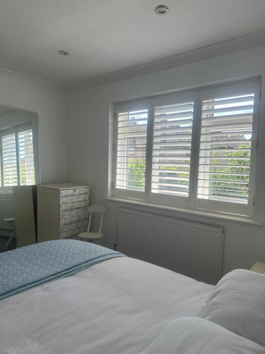 Bedroom 5, Mayfield guest rooms, London