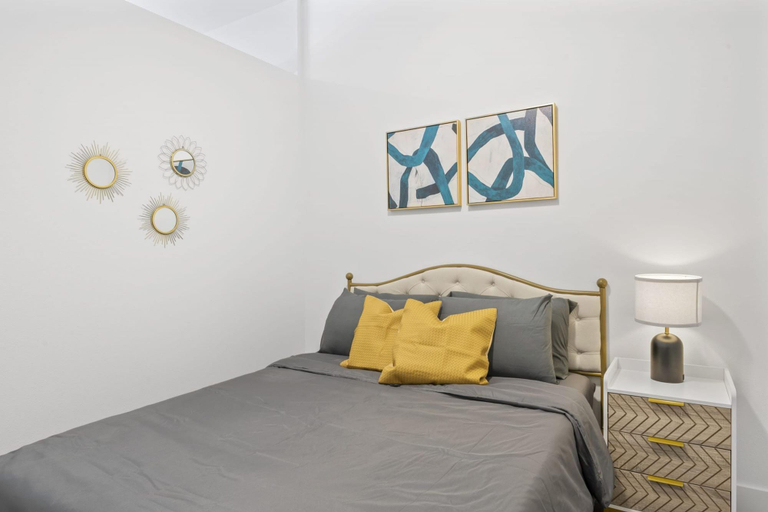 Room 2, Boho Soco 1BR Queen Suite w Gympickleballlaundry, Travis