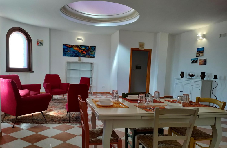 Others 2, B&B a Casa Mia, Lecce