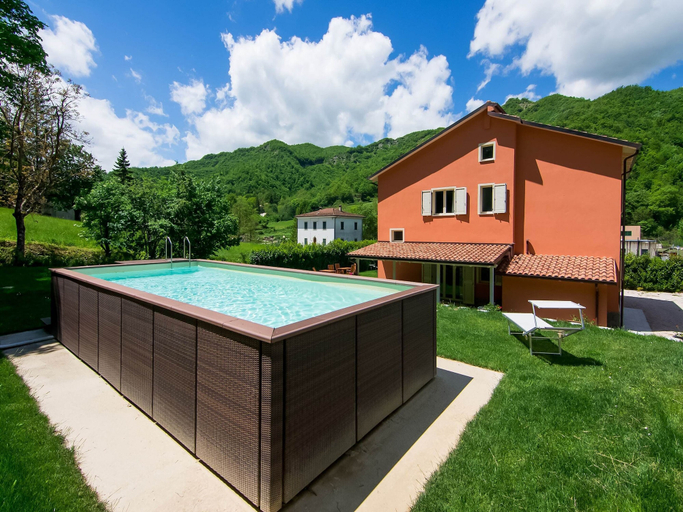 Pool 5, Villa in Borgo Pace with Private Pool, Pesaro E Urbino