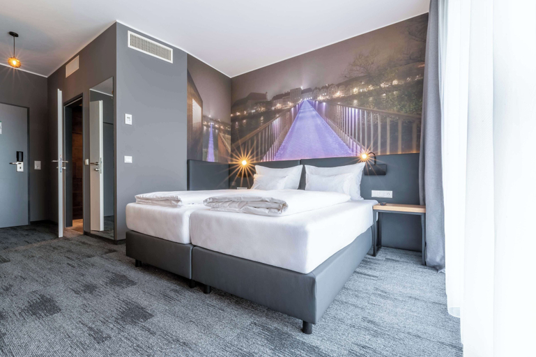Bedroom 22