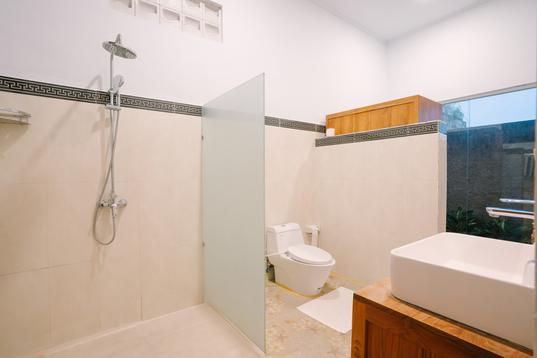 Bathroom 5, Nelayan Home Canggu, Badung