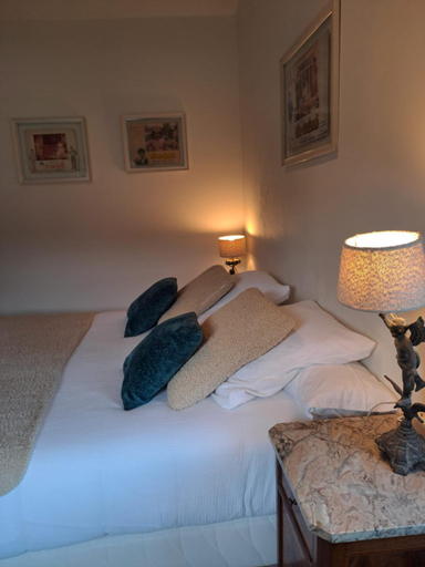 Others 5, Chambres d hotes near Macon with secure Parking, Ain