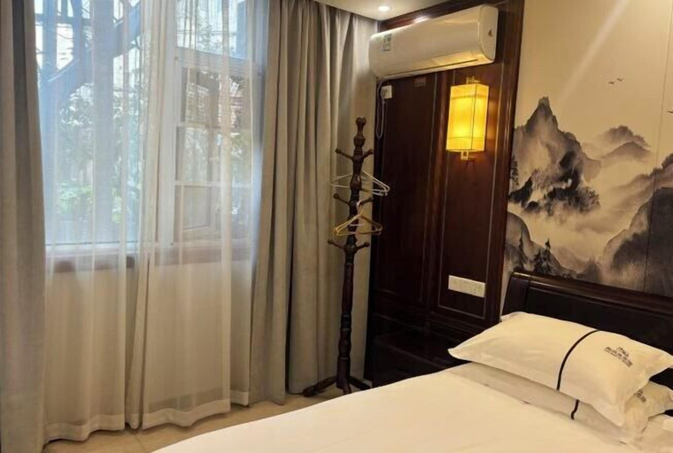 Bedroom 12
