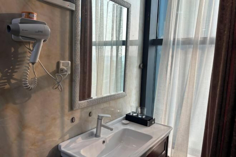 Bathroom 14
