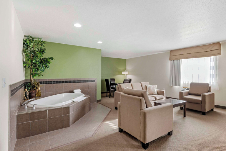 Others 5, Sleep Inn & Suites Charles City, Floyd
