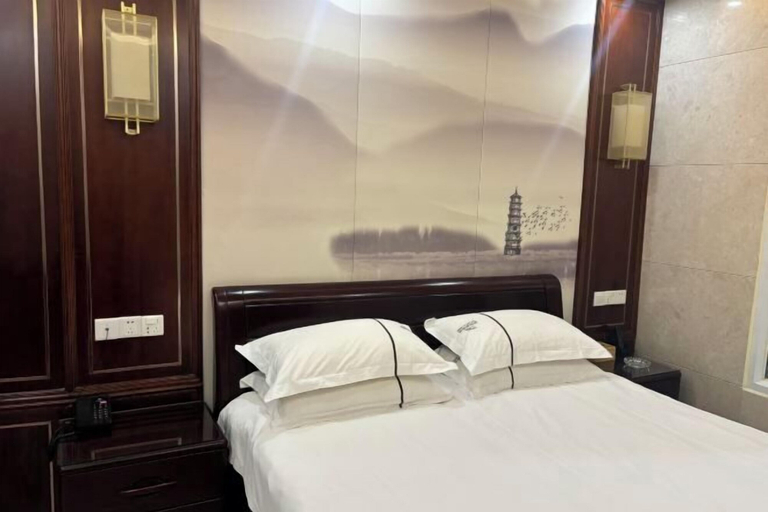 Bedroom 13