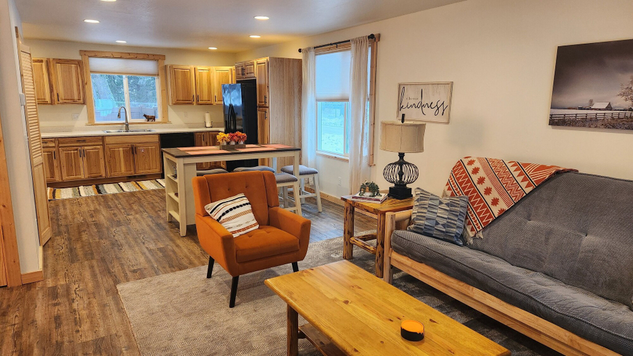Others 5, Beargrass Lodging and RV Resort, Flathead