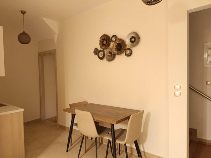 5, VAYAL SKYROS, Central Greece