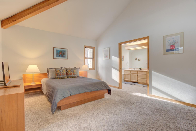 Bedroom 2, Awbrey Lane #7 by Village Properties at Sunriver, Deschutes