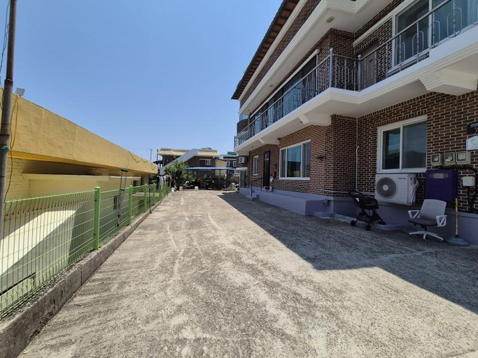 Exterior & Views, Goseong Seolhee Pension, Goseong