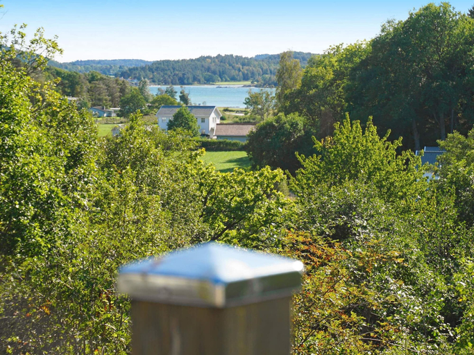 Others 5, Holiday Home in Askeröarna, Tjörn