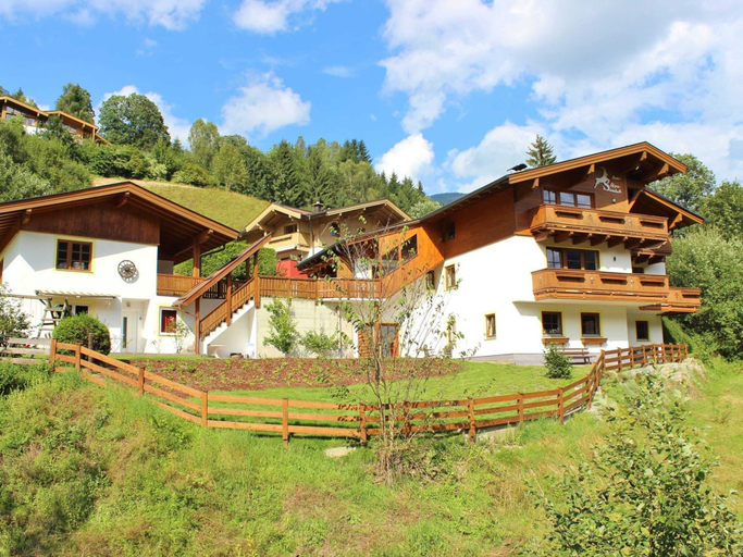 Exterior & Views 2, Luxurious Apartment With Terrace, Zell am See