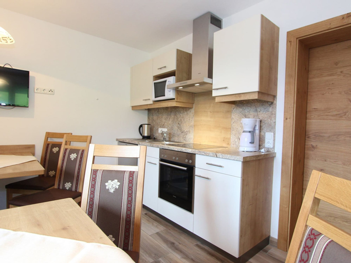 Others 5, Large Apartment in Sankt Johann im Pongau near Ski Area, Sankt Johann im Pongau