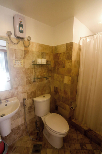 Bathroom 4, Mermaid Diver, Puerto Galera