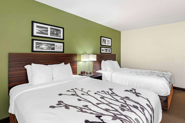 Bedroom 3, Sleep Inn & Suites Charles City, Floyd