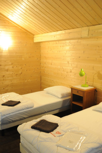 Bedroom 2, Hébergements le Camp d'Auneau - Les Marmottes, Eure-et-Loir