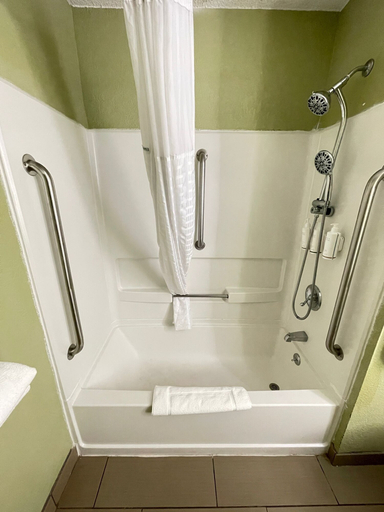 Bathroom 19