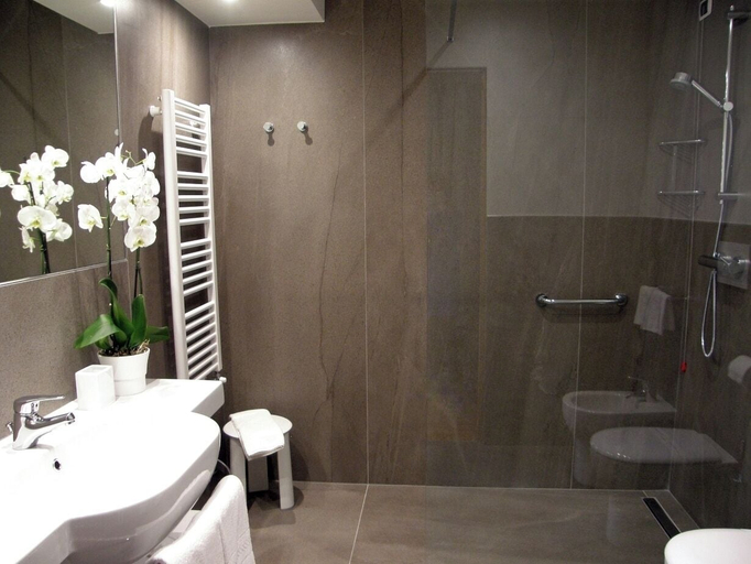 Bathroom 5, Parkhotel Ladinia, Belluno