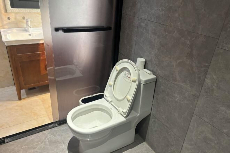 Bathroom 18