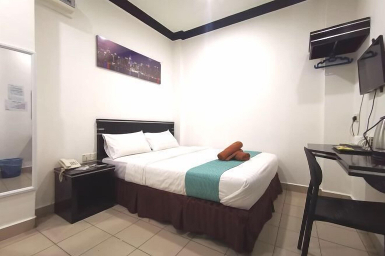 Bedroom 13