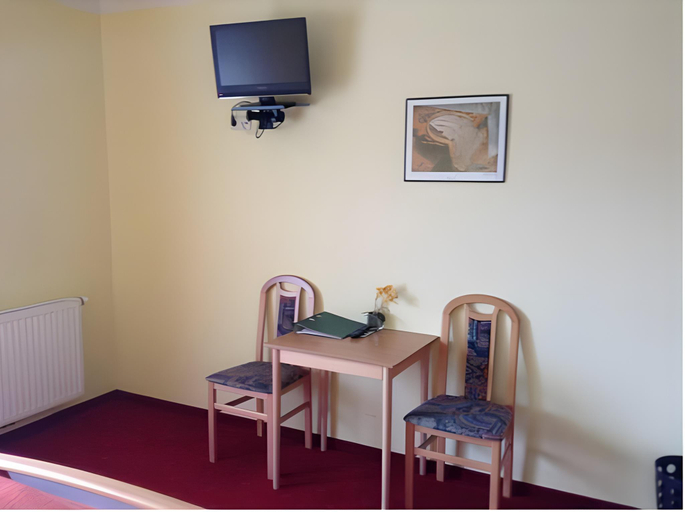 Bedroom 13