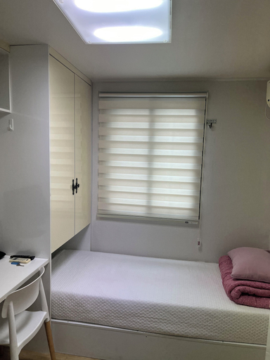 Bedroom 3, Laketel, Yeongdeungpo