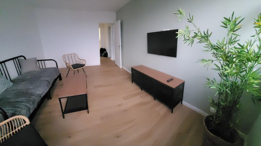 Others 4, NIA RENT] Grand appartement avec parking privé, Seine-Saint-Denis