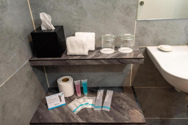 Others 5, The Signature Serviced Suites Puchong, Puchong