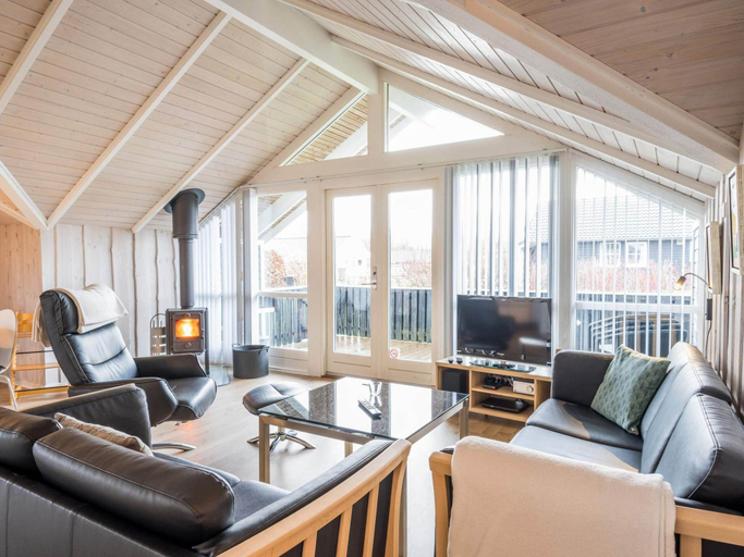 Others 5, 6 Person Holiday Home on a Holiday Park in Hemmet, Ringkøbing-Skjern