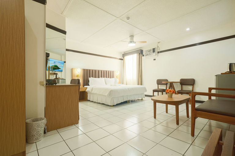 Bedroom 3, Orchid Inn Resort, Mabalacat