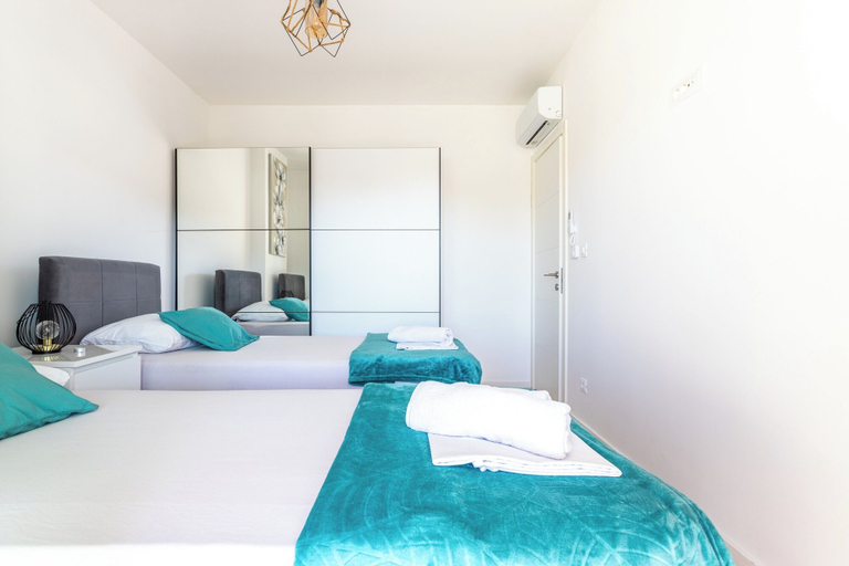 Bedroom 2, Luxury Modern Penthouse w Jacuzzi & Huge Terrace, Split