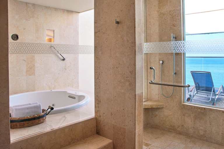 Bathroom 5, Sheraton Buganvilias Puerto Vallarta, Puerto Vallarta