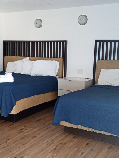Bedroom 2, Howard Johnson by Wyndham Sebring, Highlands