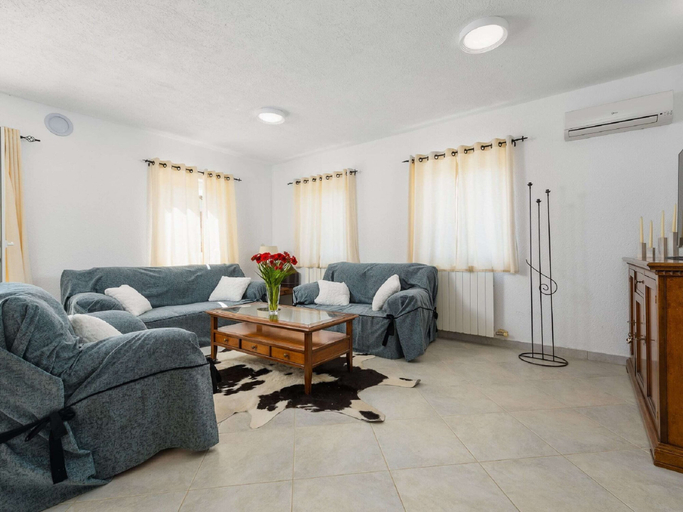 Living area 4, Charming Holiday Home With Pool and sea View, Kaštelir-Labinci