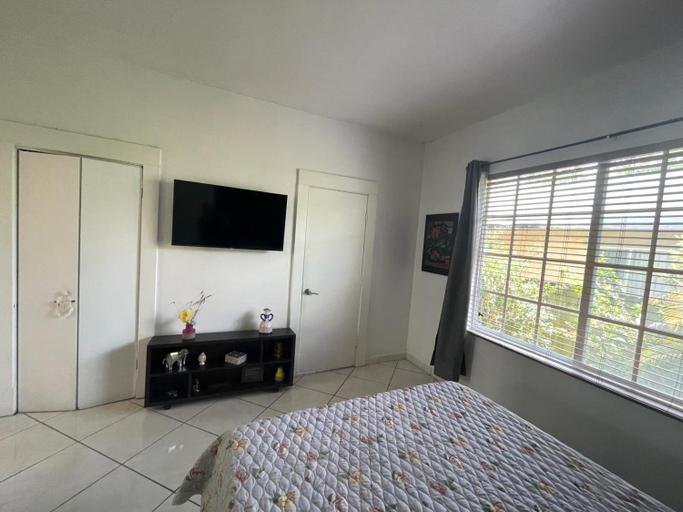 Bedroom 2, Private Suite next to Calle Ocho, Miami-Dade