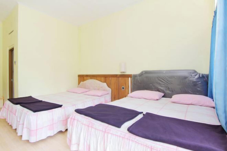 Bedroom 28