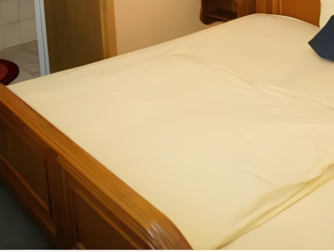 Bedroom 12