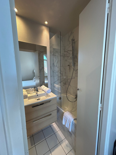 Bathroom 5, L'Hôtel Particulier Ascott, Ille-et-Vilaine