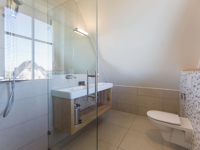 Bathroom 4, Stylish Villa by the Water, Lemsterland