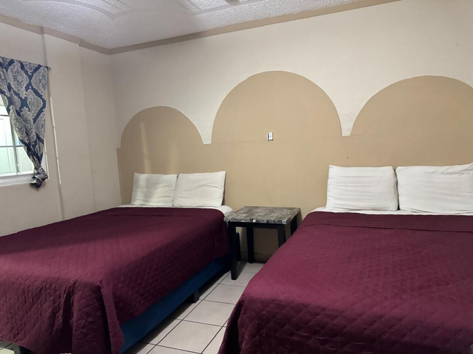 Others 5, Hotel Suiza, Tijuana