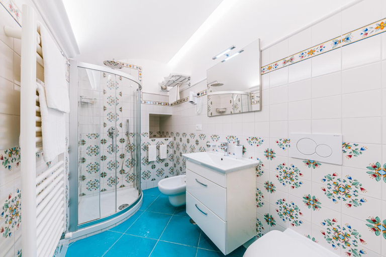 Others 3, B&B IL CORTILE, Salerno