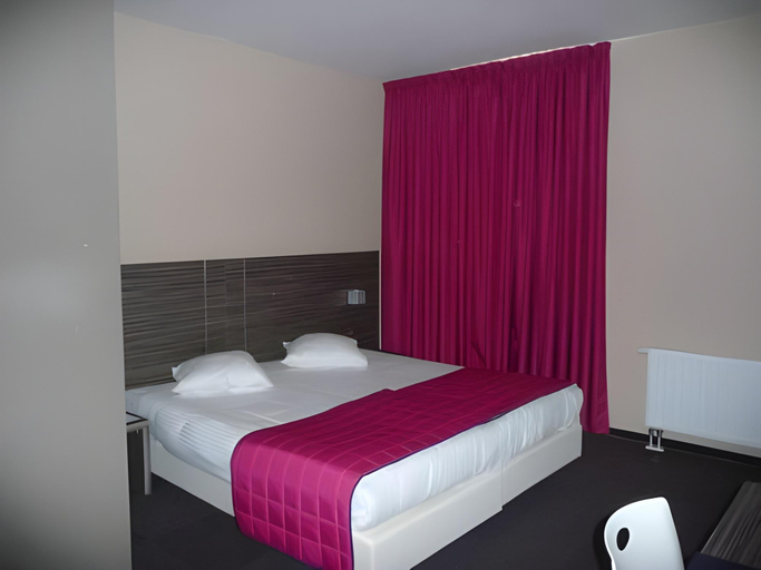 Bedroom 14