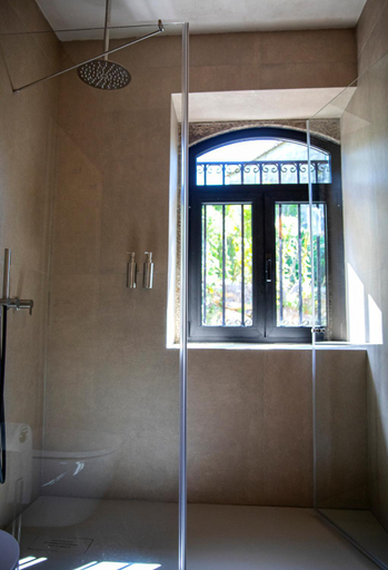 Bathroom 4, Lua de Caldelas, Amares
