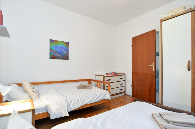 Bedroom 2, Apartment 1085, Pula