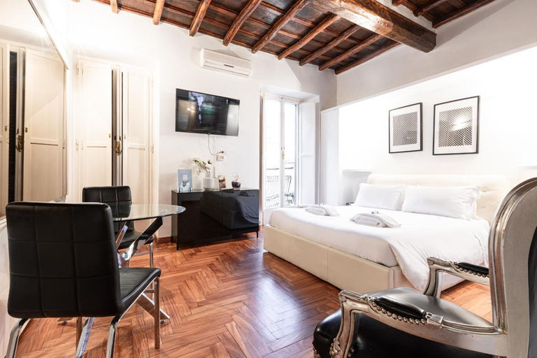 Bedroom, Collection Spanish Steps Apartments, Rome