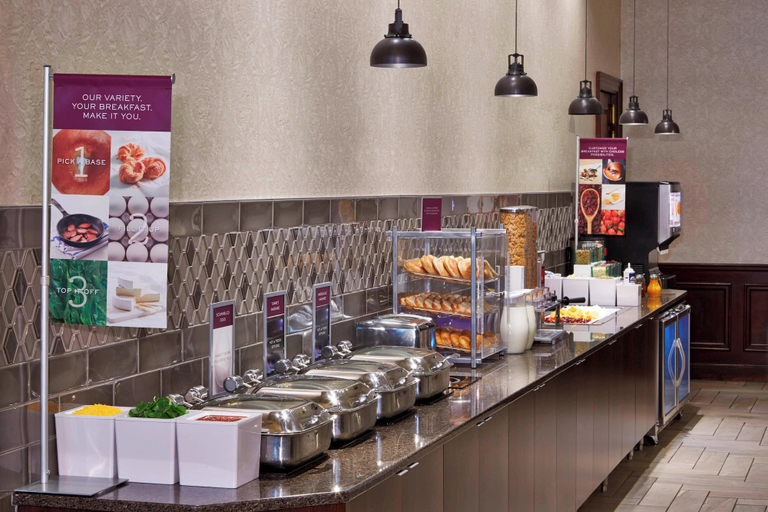Food & Drinks 5, Residence Inn Milwaukee Downtown by Marriott, Milwaukee