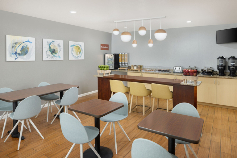Food & Drinks 4, TownePlace Suites by Marriott Orlando East/UCF Area, Orange